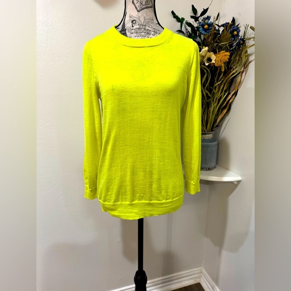 J. Crew Vibrant Yellow 3/4 Sleeve Merino Wool 100% Sweater Size Medium - Picture 1 of 8